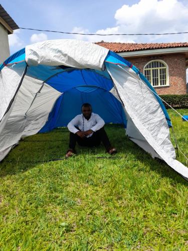  Rebero Kivu Resort -  Chambre  photo :   Shower    Toilet    Private bathroom           