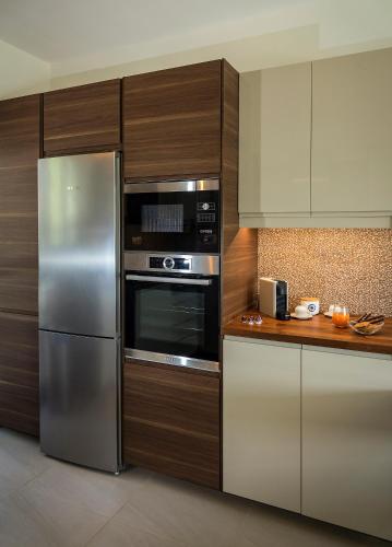 Dapur atau dapur kecil di ELEGANT BEACH HOUSE