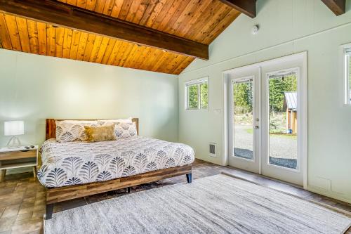 Ένα ή περισσότερα κρεβάτια σε δωμάτιο στο Innkeeper's Lodge at Mount Walker Inn