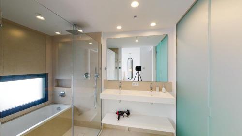 Afbeelding uit fotogalerij van Higueron West II - Luxury new built 3 bed apartmen in Fuengirola