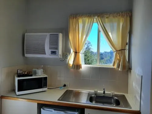 Country Rose Motel Warwick picture