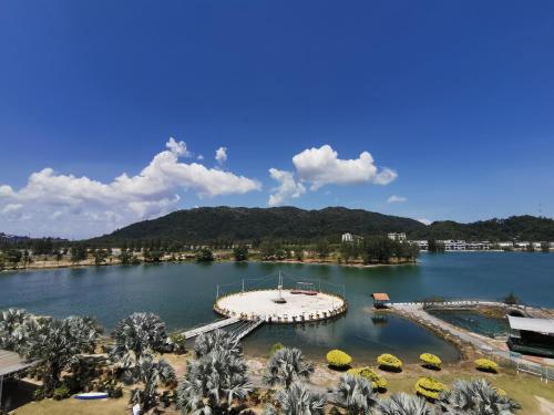 Photo de la galerie de l'établissement Peaceful 1-bedroom unit at Marina Island by JoMy Homestay, à Lumut