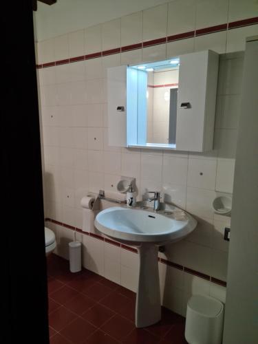 A bathroom at La Baita da Nino