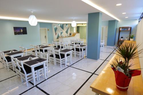 Gallery image of Oceanic Overview Suites in Sarandë