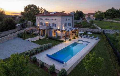 Villa Pi with Heated Pool – Photos 2