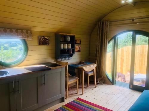 Gallery image of Rural self contained cosy pod house. in Garway