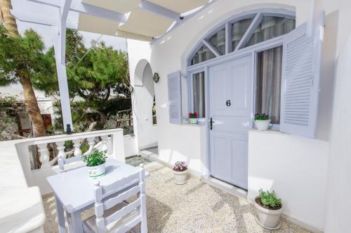 Balkón nebo terasa v ubytování SantoriniNY