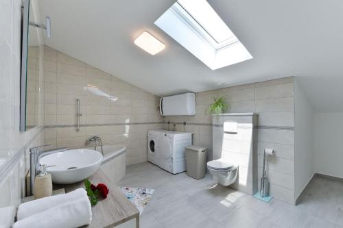 Ένα μπάνιο στο Villa Solis ZadarVillas