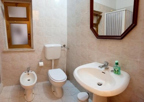 A bathroom at Stadium Apartament