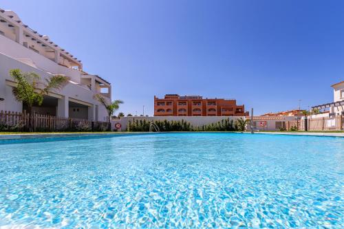 Beach at 350m, Pool, Chillout Patio and Fibre WIFI