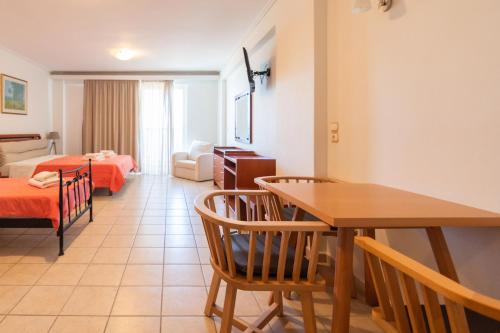 Hotel Grand Nefeliにあるベッド