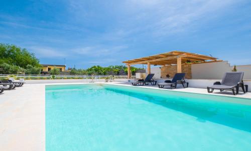 The swimming pool at or close to Dependance Specchia with Pool