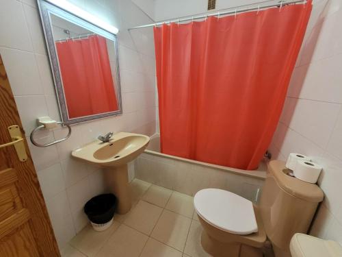 1 Bed Apartment - Sleeps 2 - Pool - Parking