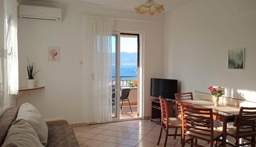 Gallery image of Apartments Ljilja sea view in Slatine