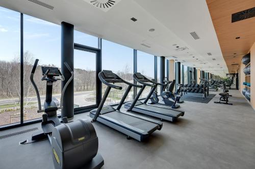 Posilňovňa alebo fitness centrum v ubytovaní Tarasy Bałtyku Seaside, Sauna, Gym & Free Parking by Downtown Apartments