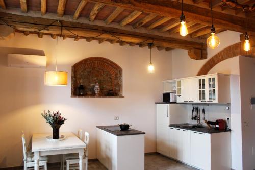 Кухня или мини-кухня в Agriturismo Il Broletto
