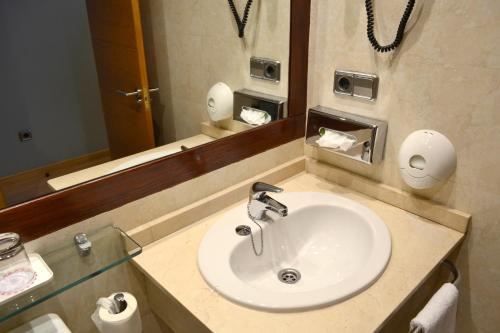 Hotel Alda Palacio Valdésにあるバスルーム