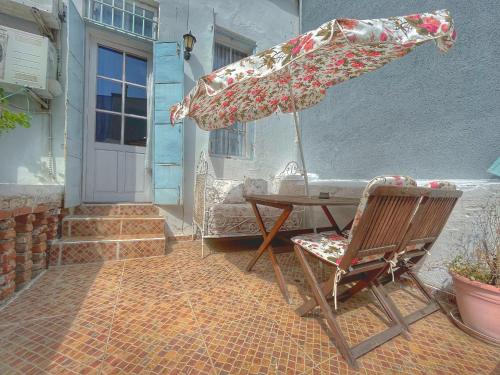 A patio or other outdoor area at Eolya Konuk Evi