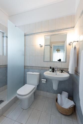Kamariyo Athens Riviera by A&D Propertiesにあるバスルーム