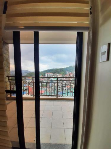 Gallery image of Baguio Bristle Ridge 2BR Condo with balcony & wifi in Baguio