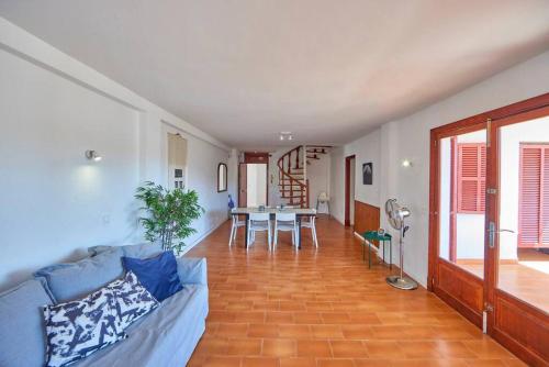 Χώρος καθιστικού στο Nura Houses Magaluf Duplex 4