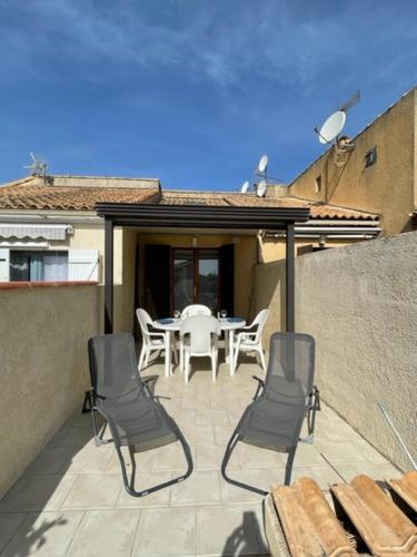 Maison pour 4 avec piscine 800 m Plage 4EV2PAV39