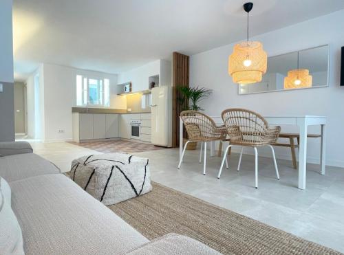 Η κουζίνα ή μικρή κουζίνα στο APARTAMENTOS LA PALMA FORNELLS