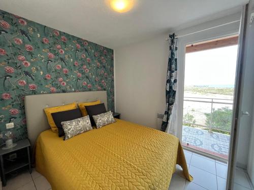 Un pat sau paturi într-o cameră la BARCARESA-Villa de Louis piscine vue mer, Lydia et plage