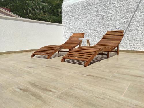 Photo de la galerie de l'établissement Private bedroom with bathroom, à Baška Voda