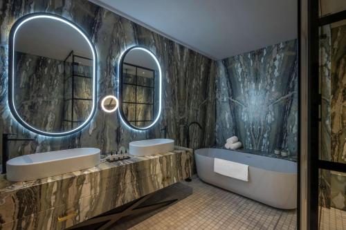 Koupelna v ubytování Radisson Blu Royal Hotel Dublin