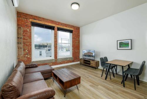 MT Block Unit 17 Madison – Photos 2