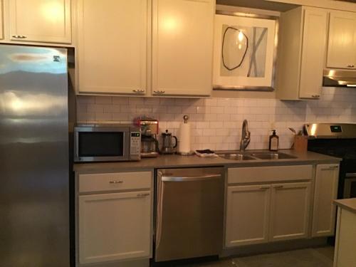 Η κουζίνα ή μικρή κουζίνα στο New Orleans Premier Rentals