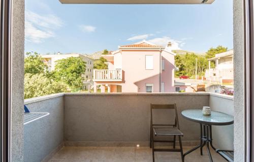 One-Bedroom Apartment In Podstrana