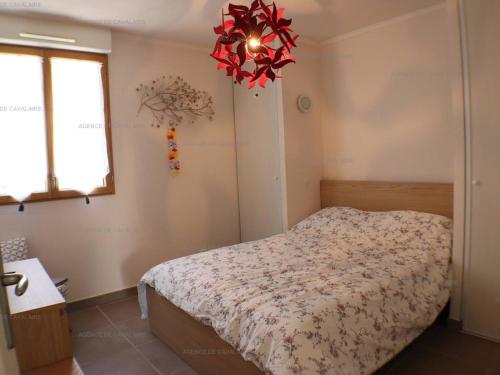 Posteľ alebo postele v izbe v ubytovaní Appartement Cavalaire-sur-Mer, 3 pièces, 4 personnes - FR-1-100-270