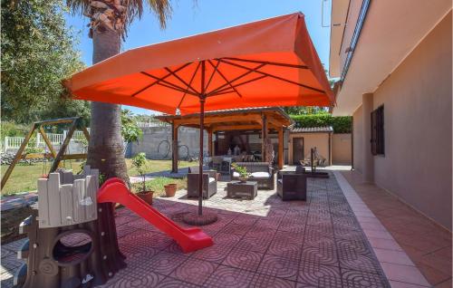 Stunning Apartment In Ricadi With Wifi And 2 Bedrooms