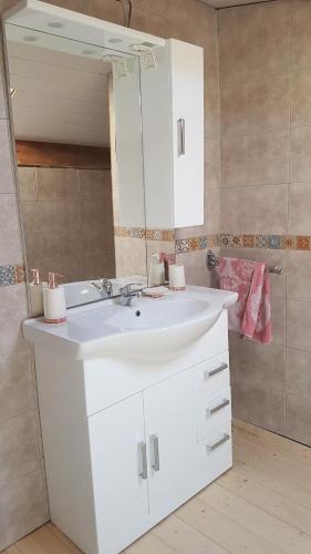 Koupelna v ubytování Le Clos du Cèdre