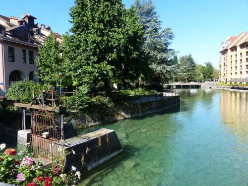 Annecy centre-ville avec garage et loggia