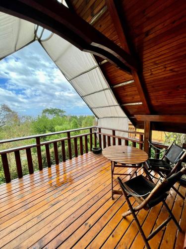 Balkoni atau teres di Lodge Roche Tamarin