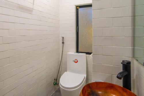 Bilik mandi di KenKeSu- 2 adjacent floors -4BRs- Free airport pick up&drop off from 2 nights