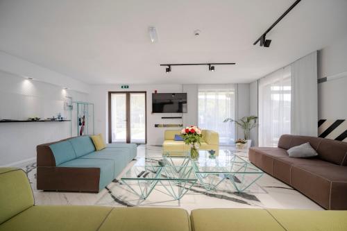 Μια τηλεόραση ή/και κέντρο ψυχαγωγίας στο Niro Residence