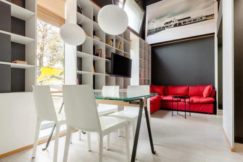 Fotografija u galeriji objekta Design spacious loft in Navigli - hosted by Sweetstay u Milanu