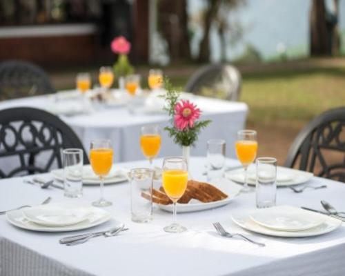 Mâncare la sau în apropiere de acest complex