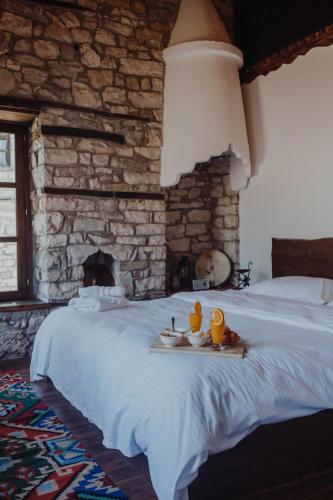 Cama o camas de una habitación en Tradita e Beratit