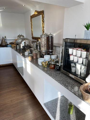 Кухня или мини-кухня в Hotel Wiesental Nähe Friedrichshafen
