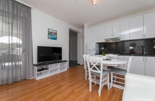 Apartment in Supetar with sea view, terrace, air conditioning, W-LAN 3553-1
