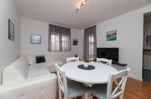 Apartment in Supetar with sea view, terrace, air conditioning, W-LAN 3553-1