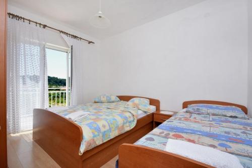 Gallery image of 2-bedroom apartment with seaview 3558-2 in Žuljana