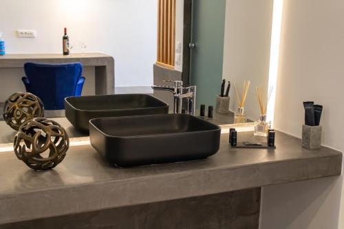 Imagem da galeria de George & Joanna Suites Santorini em Fira