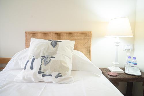 Posteľ alebo postele v izbe v ubytovaní Steading Cottage - 50m from the beach