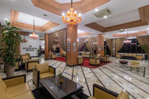 Ein Sitzbereich in der Unterkunft Hotel Meriem Marrakech